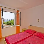 Hruban Apartment *
